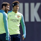 Neymar verður ikki við, tá PSG skal royna at basa liðnum hjá Lionel Messi í kvøld (Mynd: EPA)