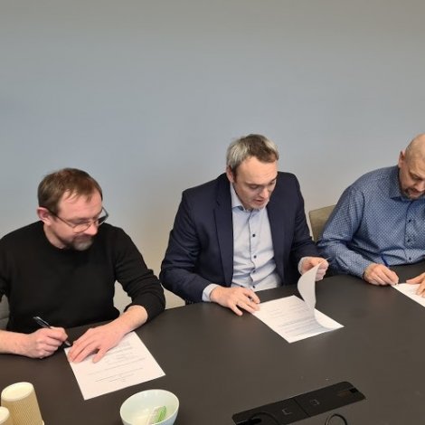 Semja um sáttmálar við handilsskipum