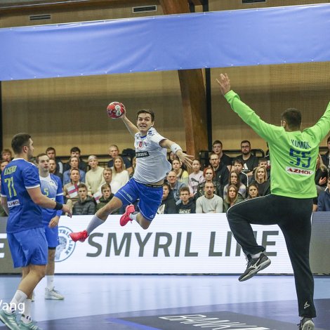 - Eg haldi, at vit sjálvir hava verið orsøkin til at vit ikki hava vunnið móti Ukraina higartil. Hetta sigur Rói Berg Hansen. Vongurin spældi ein góðan dyst, tá liðini hittust í Høllini á Hálssi fyri tveimum árum síðani (Mynd: Jens Kr. Vang)