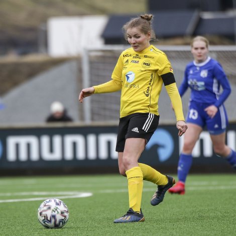 Heidi Sevdal í dysti í Klaksvík - nú verður vøllurin við Djúpumýru heimavøllur hjá einari av teimum fremstu í føroyskum kvinnufótbólti yvirhøvur (Savnsmynd: Sverri Egholm)