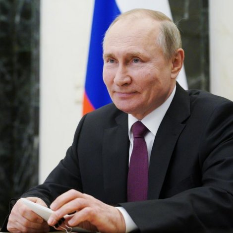 Putin: Fáa floksimmunitet í summar