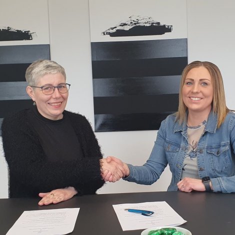 Føroya Arbeiðsgevarafelag og YTF hava í dag gjørt nýggjan sáttmála