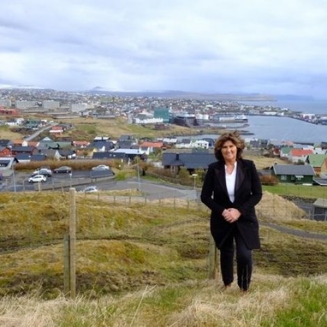 Mánadagin verur spakin settur í til heimið til børn og ung við autismu