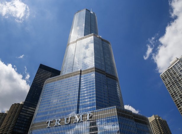 Bygningur hjá Trump í Chicago (Mynd: EPA)