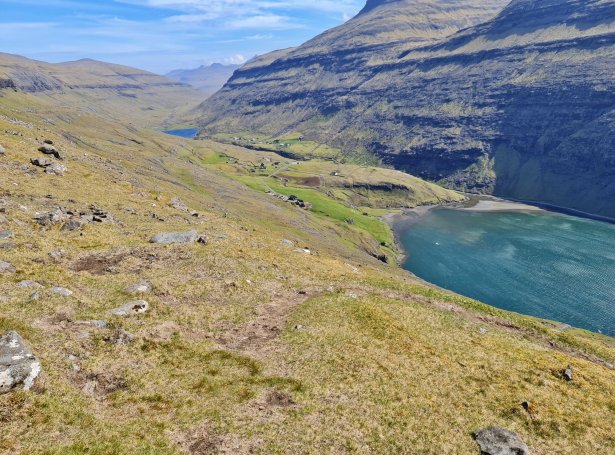 Borgarar í Saksun, sum halda økið vera undir trýsti frá øktari ferðavinnu, hava mælt til verndina (Mynd: Pól Sundskarð)