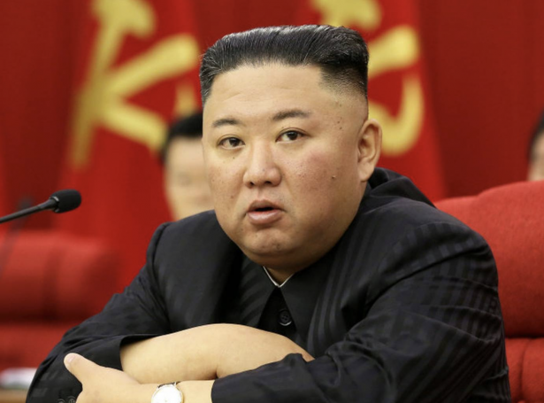M.a. hendan myndin er orsøkin til, at fólk eru farin at stúra fyri heilsuni hjá Kim Jong-un (Mynd: Reuters)