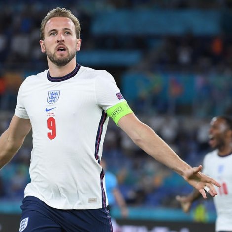 Harry Kane legði Ongland á odda, og liðformaðurin økti til 3-0 eftir fimm minuttir í 2. hálvleiki (Mynd: EPA)