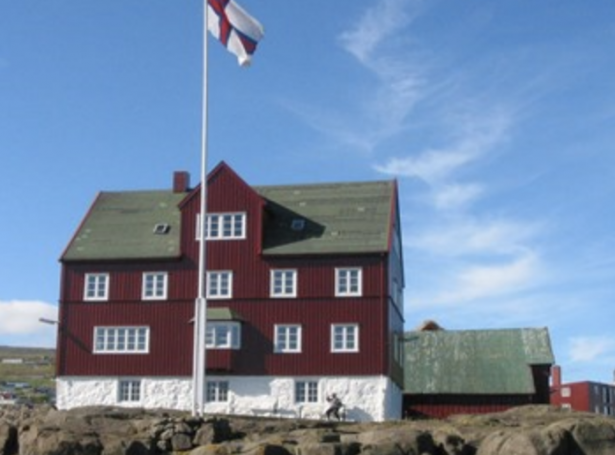 Tað eigur at ásetast í Stýrisskipanarlógini, at hámarkið fyri landsstýrisfólkum verður fimm aftur at løgmanni (Savnsmynd)