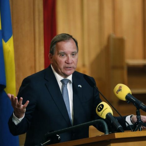 Löfven heldur fram sum forsætisráðharri