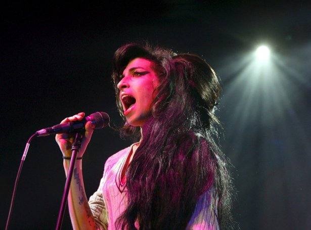 Framførsla hjá Amy Winehouse í Sveis í 2007 (Mynd: EPA)