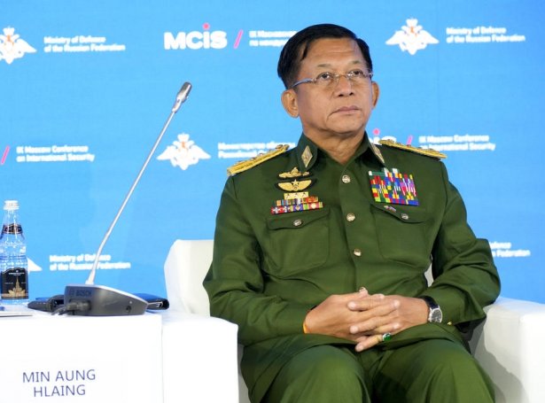 Min Aung Hlaing (Mynd: EPA)