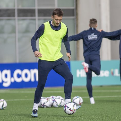 Gunnar Vatnhamar til landsliðsvenjing. Hann verður aftur á landsliðnum skjótt - skjótt verður leirvíkingurin allarhelst eisini íslendskur meistari (Mynd: Sverri Egholm)