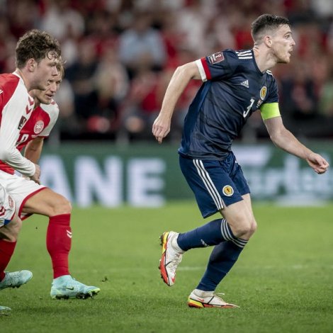 Andy Robertson sum dagliga spælir við Liverpool, er liðformaður hjá Skotlandi (Savnsmynd: EPA)