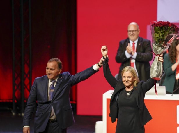 Stefan Löfven og Magdalena Andersson á flokstingi hjá sosialdemokratunum í vikuni (Mynd: EPA)