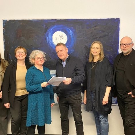 Tilmæli um ung við avbjóðingum og útbúgving handað