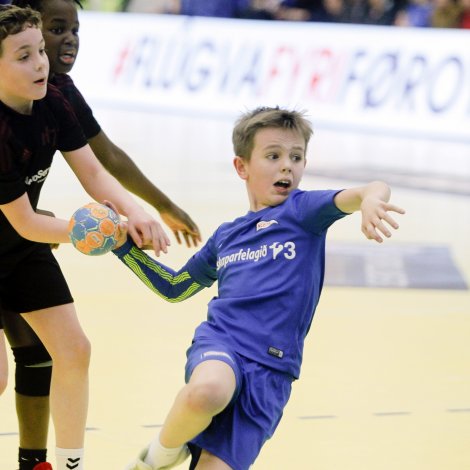 U10 og U12 kappingarnar næstu vikuskiftini eru útsettar til í 2022. Tey eldru spæla, sum útgangsstøði (Mynd: hsf.fo)