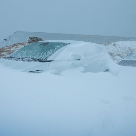 Túsund krónur í bót fyri at koyra við kava á bakrútinum