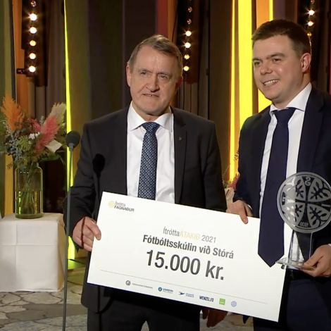 Jenis av Rana, landsstýrismaður í mentamálum og Allan Smedemark frá TB (Skíggjamynd: KVF)