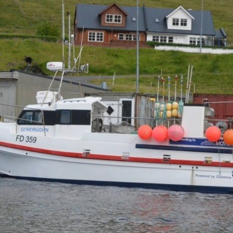 Tríggir útróðrarbátar selja á Fiskamarknaðinum