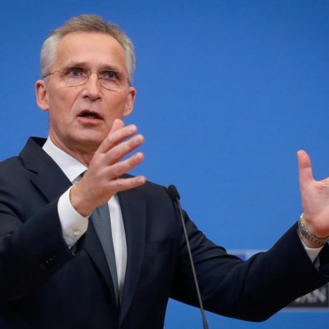 Stoltenberg: Svøríki fer at sleppa uppí Nato
