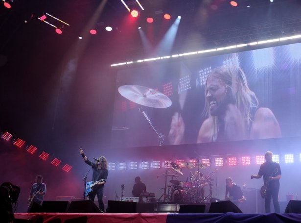 Her framføra Foo Fighters á festivali í Stórabretlandi (Mynd: EPA)