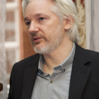 Rætturin í London gevur boð um at útflýggja Julian Assange 
