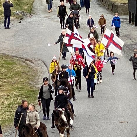 Myndir: Flaggdagshald á Giljanesi