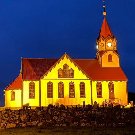 Barna- og familjuguðstænasta í Sandavásg kirkju í dag