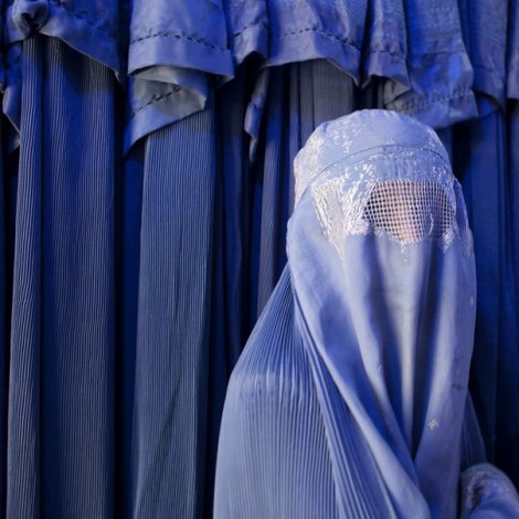 Afganistan: Kvinnur skulu ganga í burka