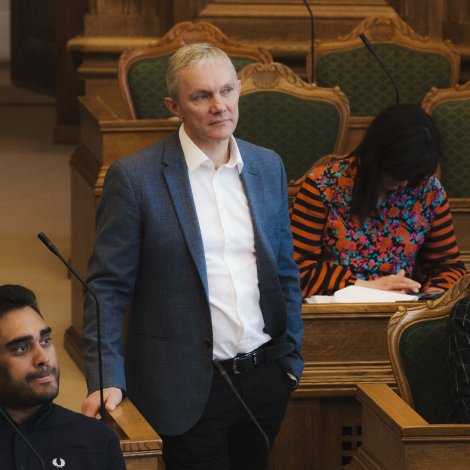Sjúrður tekur talgildan harðskap móti kvinnum upp á fólkatingi