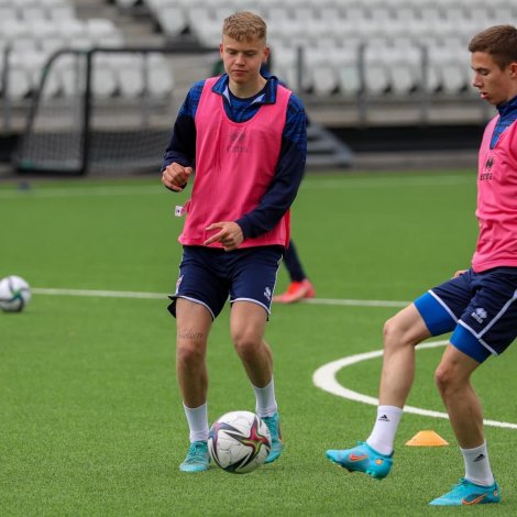 Føroyar taptu 1-0 í Ukraina á heysti í fjør. Útiliðið er stórfavorittur á pappírinum í kvøld (Mynd: FSF/Bjarni Enghamar)