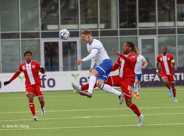 Føroyar taptu 1-0 fyri Luksemborg á Tórsvølli í gjárkvøldið (Mynd: Jens Kr. Vang)