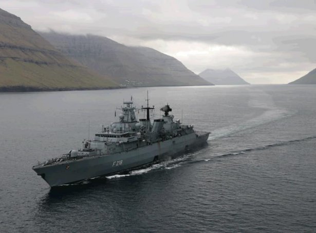 5. juni vóru Nato-herskip at síggja í føroyskum firðum (Mynd: Standing NATO Maritime Group 1)