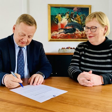 Avtala um stuðul til gransking í arbeiðsmarknaðarviðurskiftum undirskrivað