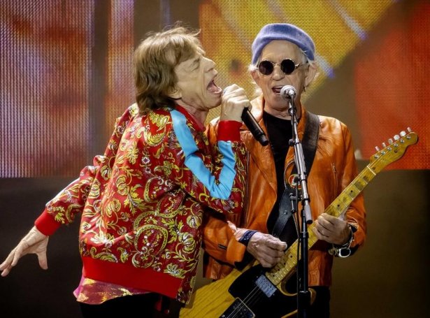 Mick Jagger og Keith Richards á konsert í Amsterdam í farnu viku (Mynd: EPA)