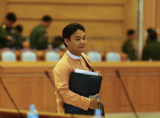 Phyo Zeya Thaw, ein fyrrverandi politikari úr flokkinum hjá Aung San Suu Kyi, National League for Democracy var millum tey avrættaðu (Mynd: EPA)