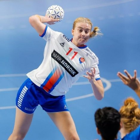 U18-kvinnurnar vunnu 31-11 á Kasakstan