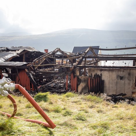 Koma úr Danmark at kanna eldin við Ljósá