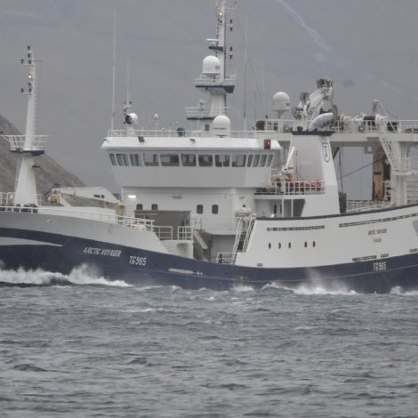 Arctic Voyager skal landa til Varðan Pelagic og Pelagos