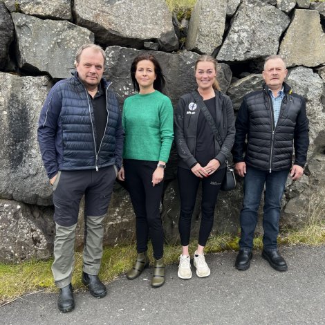 Nývalda nevndin í Ríðisamband Føroya frá vinstru. Brandur í Dali, formaður; Poula Tornby, tiltakslimur; Valborg Laksafoss, nevndarlimur; og Zacharias R. Jacobsen, næstformaður (Mynd: Ríðisamband Føroya)