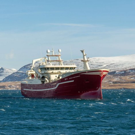 Vilhelm Thorsteinsson landar í Fuglafirði