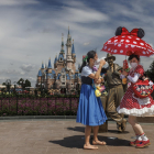 Shanghai: Túsundatals fólk innistongd í Disneyland