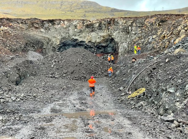 Vantandi tilfar undir verkfallinum hevur darvað arbeiðnum seinastu tíðina, sigur fyribils stjórin í Landsverki við KVF (Mynd: Landsverk)