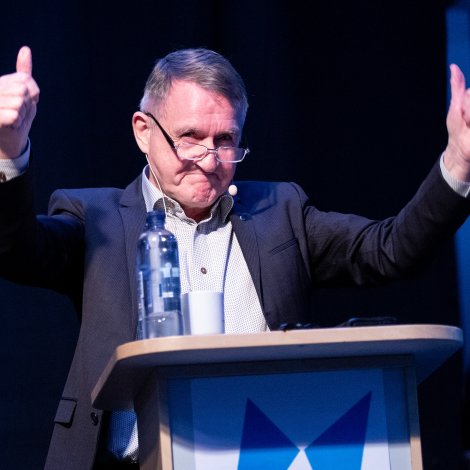 Jenis spyr aftur um landsstýrið fer at seta í verk lóggávu um trúarsamfeløg