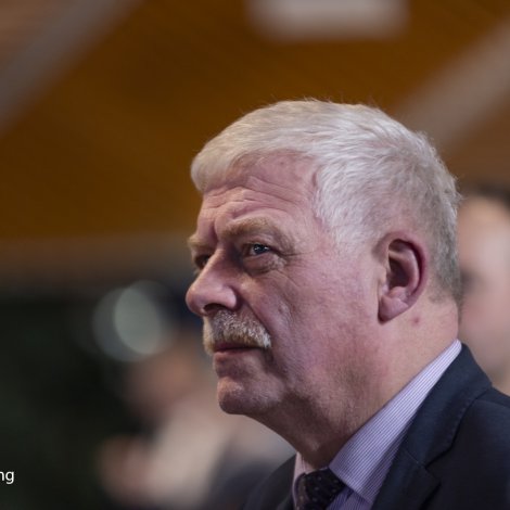 – Taka arbeiðarafjøldina sum gísla