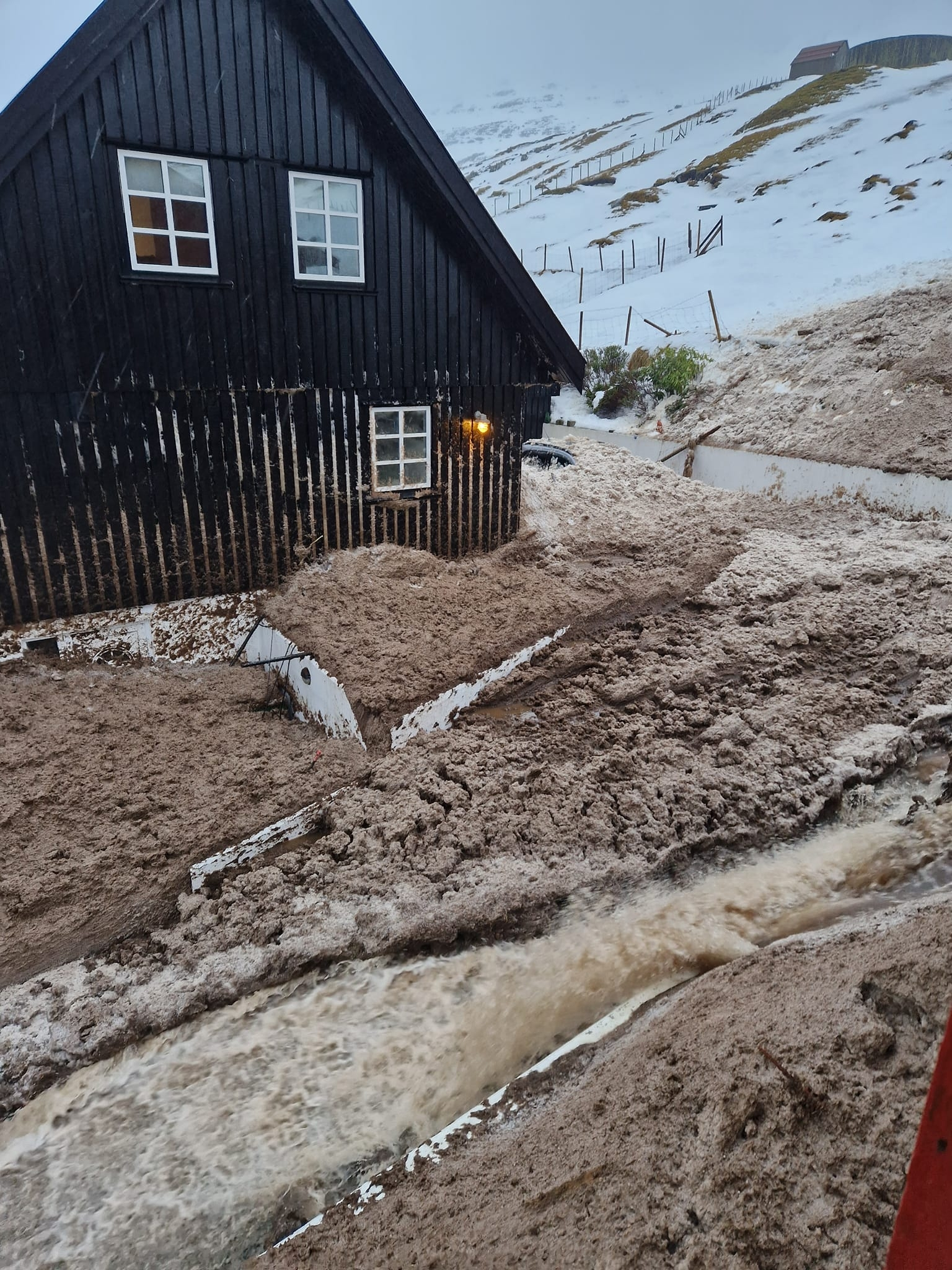 Dagur.fo | Fleiri myndir av skriðuni í Klaksvík