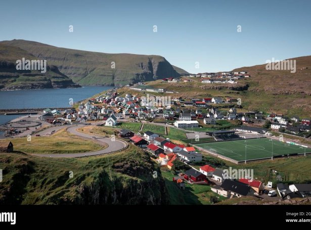 Framløgur vera frá millum annað Íverkseturnarhúsinum, Ráðgevin, Explore Eiði, Alnetið, Heimablídni í Elduvík, Eiði Camping, Faroe Islands Surf Guide