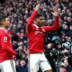 2-1 málið hjá Marcus Rashford fekk av álvara Old Trafford at kóka. Glóðheiti áleyparin var eisini á sín hátt við í løgna 1-1 málinum - United er nú eitt stig aftanfyri City (Mynd: EPA)