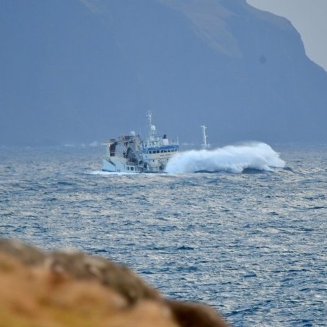 Fleiri skip bíða eftir at sleppa at landa til Havsbrún