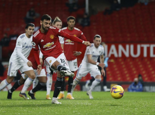 Bruno Fernandes skoraði eitt mál úr ellivu metrum, tá Manchester United í 2020 vann 6-2 á Old Trafford. Tá vóru eingir áskoðarar til staðar (Mynd: EPA)